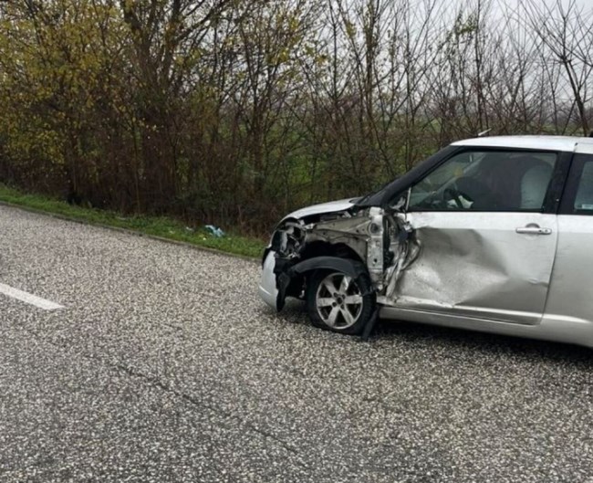 Λεωφορείο του ΚΤΕΛ Κοζάνης συγκρούστηκε με ΙΧ στο Μουζάκι Καρδίτσας