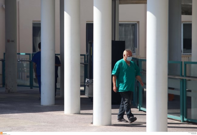 Κορονοϊός: Μπαράζ κρουσμάτων σε νοσοκομεία της Θεσσαλονίκης - Δύο ειδικευόμενοι θετικοί και στο "Γεννηματάς"