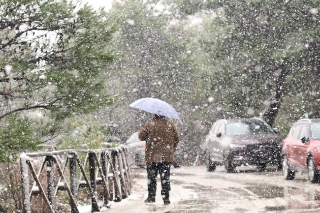 ΧΙΟΝΙΑ ΑΤΤΙΚΗ