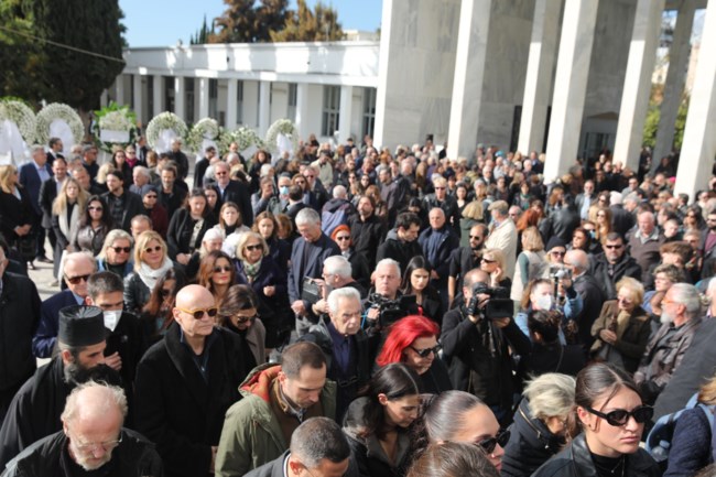 μανουσακης