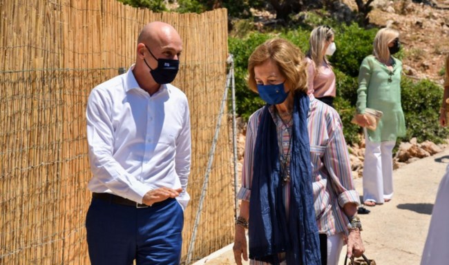 Covid free επίσκεψη σε Λέρο και Λειψούς για την πρώην βασίλισσα Σοφία της Ισπανίας: Την συνόδευε η αδελφή της