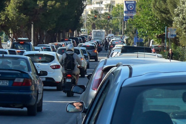 Ο "κακός χαμός" στους δρόμους της Αθήνας από τον Μεγάλο Περίπατο - Που παρατηρείται "έμφραγμα"