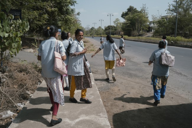 Είναι τα εργοστάσια, η λύση για τις γυναίκες της Ινδίας και τα δικαιώματά τους;