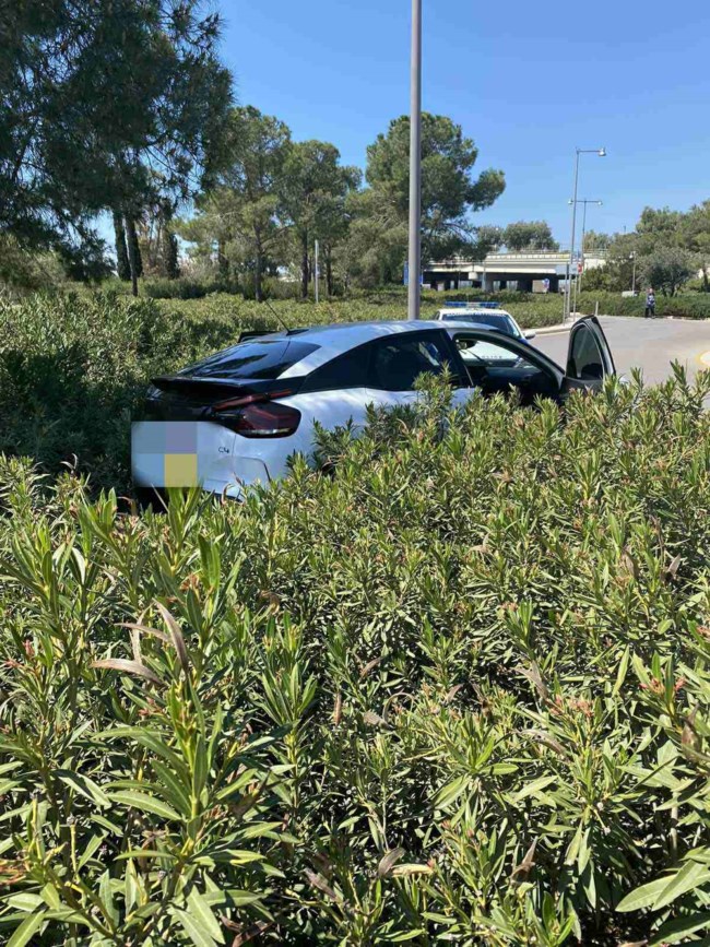 Καταδίωξη Ρομά στην Καλλιθέα: Προσπάθησαν να εμβολίσουν περιπολικό - Δύο συλλήψεις