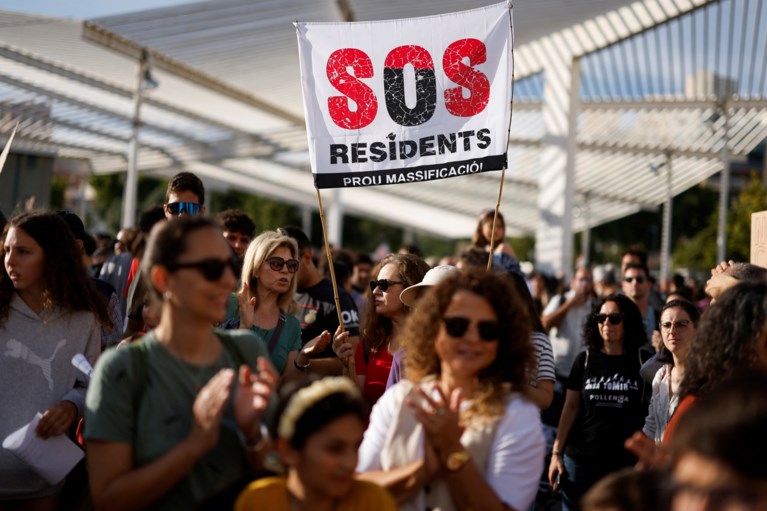 Χιλιάδες διαδηλωτές στη Μαγιόρκα κατά του υπερτουρισμού και του gentrification: "Δεν είμαστε για πούλημα"