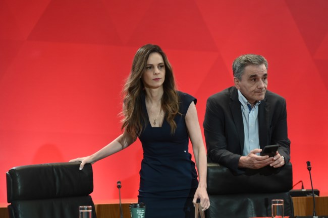 ΣΥΡΙΖΑ: Πληροφορίες ότι Έφη Αχτσιόγλου και "6+6" αποχωρούν επίσημα το πρωί της Πέμπτης - Το ανακοινώνουν με κείμενο