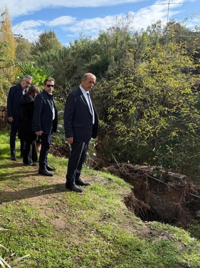 ΑΓΙΟΣ ΔΗΜΗΤΡΙΟΣ ΚΑΘΙΖΗΣΗ