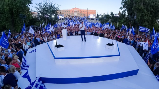 Γιατί ο Μητσοτάκης ζήτησε ποσοστά... καύσωνα στις κάλπες της Κυριακής: Ο κίνδυνος αδύναμης πλειοψηφίας και οι ακραίες φωνές