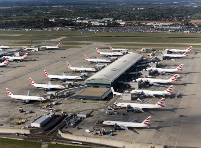 Παραλίγο τραγωδία σε πτήση της British Airways από Αθήνα για Λονδίνο: Πέρασε ξυστά από drone με ταχύτητα 400 χλμ/ώρα