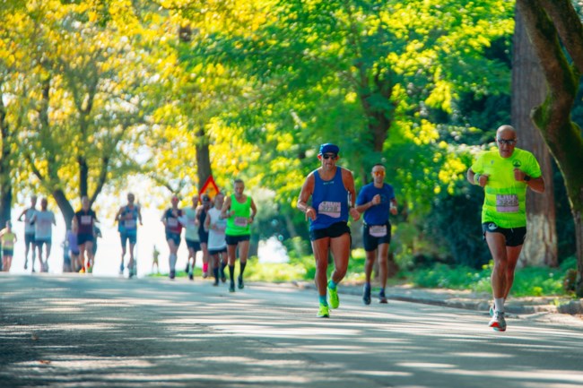 18ο Ioannina Lake Run: Ο πιο όμορφος αγώνας δρόμου στη χώρα πραγματοποιήθηκε και φέτος με τη στήριξη του φυσικού μεταλλικού νερού Βίκος