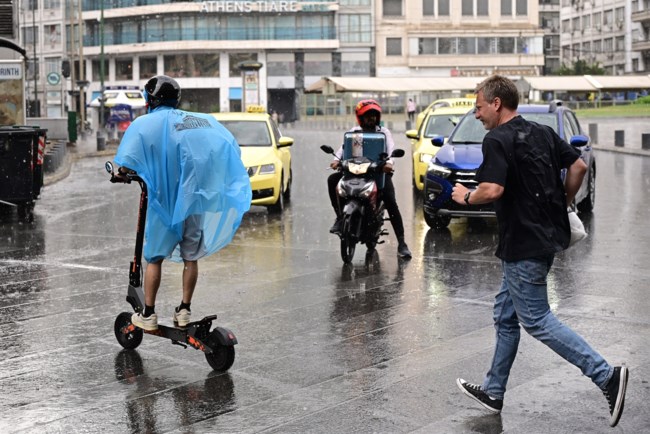Καιρός: Φθινοπωρινό σκηνικό με βροχές, καταιγίδες και ανέμους - Πότε επιστρέφει η ζέστη
