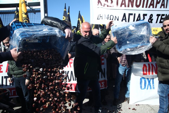 Θεσσαλονίκη: Ολοκληρώθηκε το συλλαλητήριο των αγροτών - Απογόητευση για τα μέτρα Μητσοτάκη - Αποφασισμένοι να συνεχίσουν