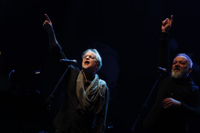 Θάνος Μικρούτσικος