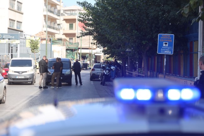 Συναγερμός στη Λιοσίων: Χρησιμοποιημένη και μη λειτουργική η χειροβομβίδα που εντοπίστηκε - Ανοιξαν οι δρόμοι