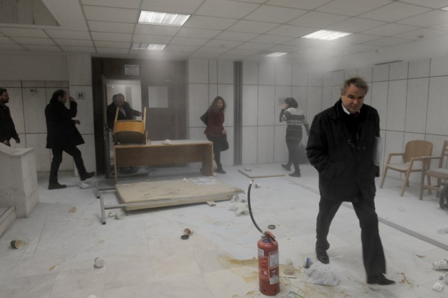ΔΙΚΗ ΧΡΥΣΗΣ ΑΥΓΗΣ
