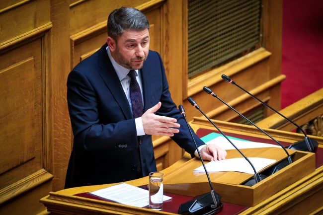 Ανδρουλάκης στη Βουλή: "Η παρέα του Μαξίμου τα γνωρίζει όλα για την τραγωδία των Τεμπών"