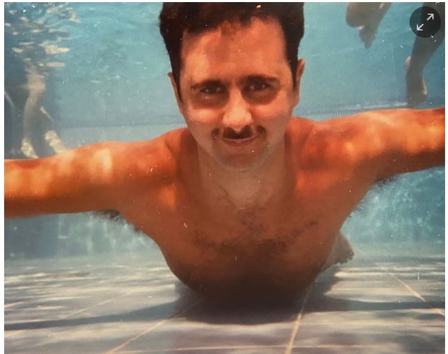 Ο Ασσαντ στην πισίνα
