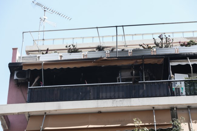 Πυρκαγιά σε διαμέρισμα στην Καλλιθέα - Απεγκλωβίστηκαν ένοικοι