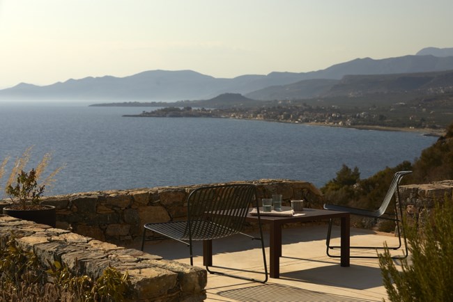 Ενα σπίτι διακοπών στη Μάνη με απεριόριστο ορίζοντα
