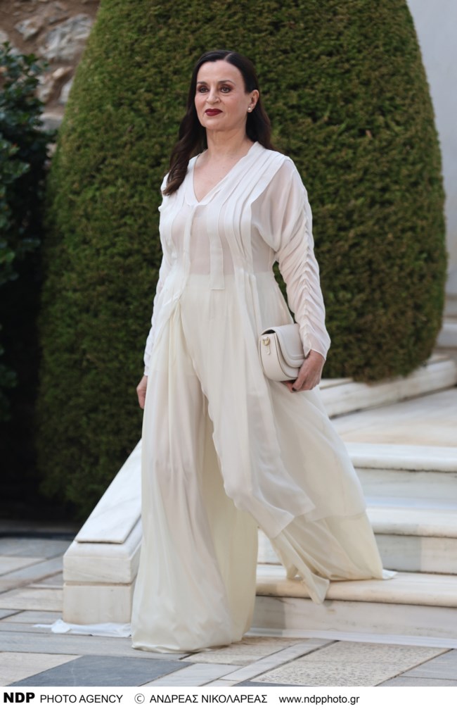 Καρυοφυλλιά Καραμπέτη