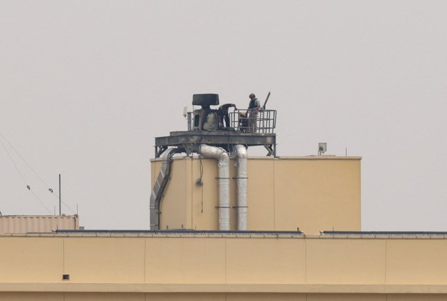 Ιράκ: Επίθεση στην πρεσβεία των ΗΠΑ, δυο νεκροί σε πλήγματα εναντίον στελεχών φιλοϊρανικής οργάνωσης