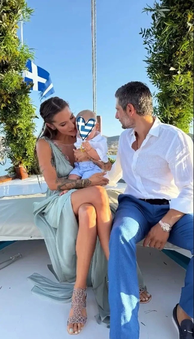 Baby blooms 2025: Οι celebrity βαφτίσεις που ξεχώρισαν τη χρονιά που φεύγει