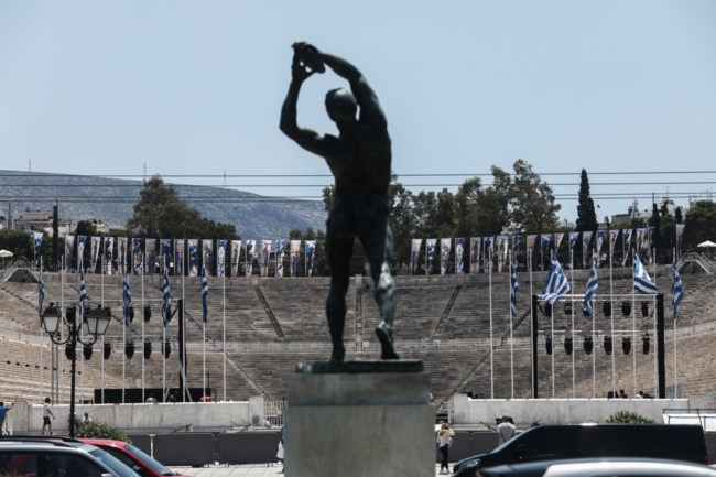 Επίδειξη Dior στο Καλλιμάρμαρο: Εντυπωσιακές εικόνες λίγο πριν το μεγάλο ντεφιλέ με τους διάσημους καλεσμένους