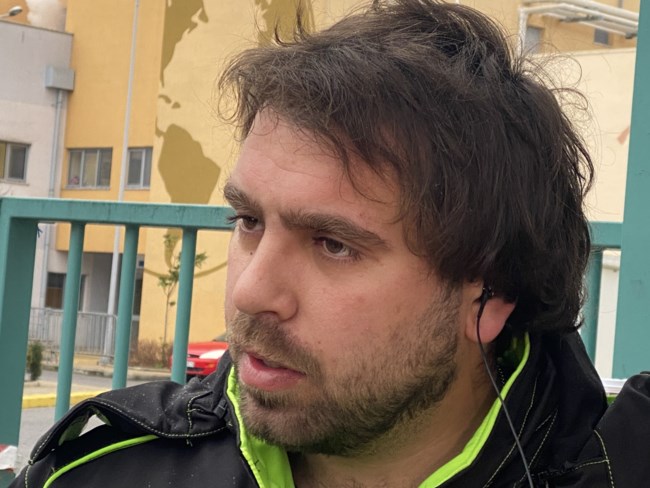 Τέμπη: "Νόμιζα ότι θα καούμε ζωντανοί - Δεν ξέραμε πού θα σταματήσει το βαγόνι", λέει επιζών της τραγωδίας