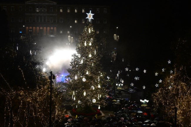 ΦΩΤΑΓΩΓΗΣΗ ΧΡΙΣΤΟΥΓΕΝΝΙΑΤΙΚΟ ΔΕΝΤΡΟ ΣΥΝΤΑΓΜΑ