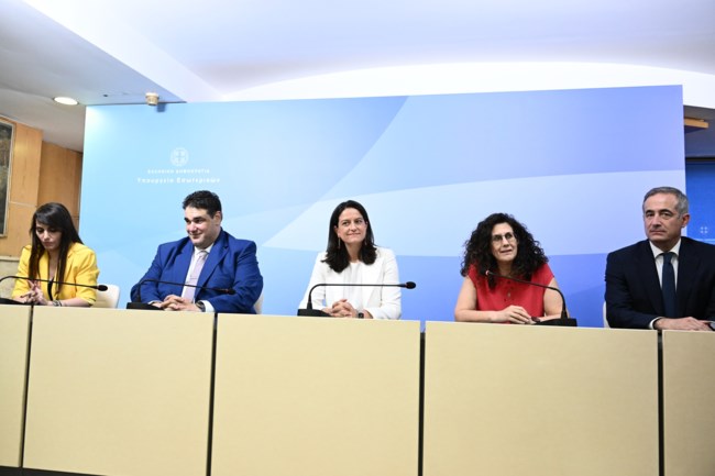 Από το Παιδείας στο Εσωτερικών "μετακόμισε" η Κεραμέως