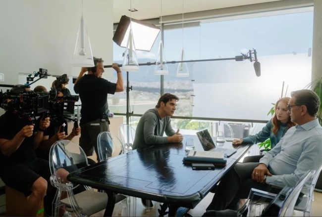 Maestro: Ο Χριστόφορος Παπακαλιάτης... μπαμπάς - Οι πρώτες φωτογραφίες από τα γυρίσματα του 2ου κύκλου