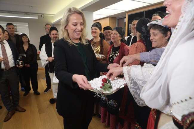 ΡΕΝΑ ΔΟΥΡΟΥ