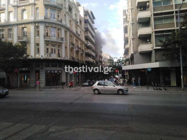 Φωτιά σε διαμέρισμα στη Θεσσαλονίκη [εικόνες]