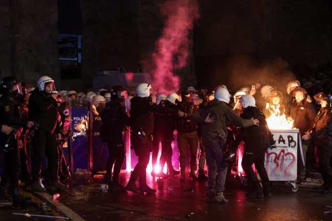 ΕΠΕΙΣΟΔΙΑ ΚΩΝΣΤΑΝΤΙΝΟΥΠΟΛΗ