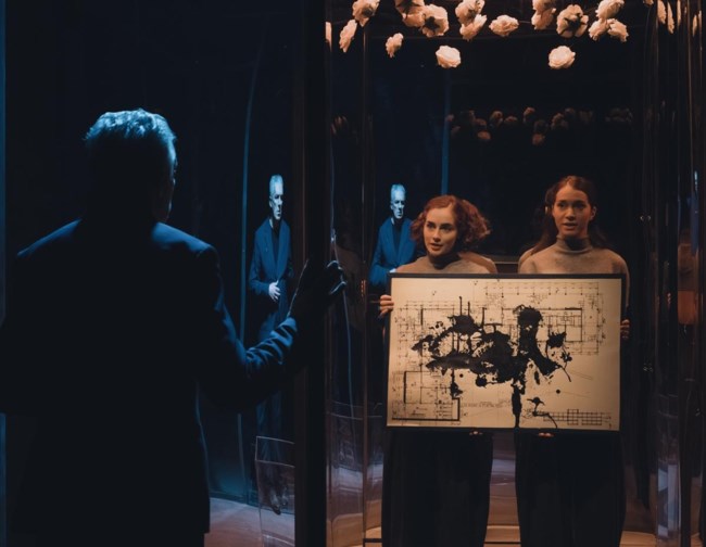 Πρώτες φωτογραφίες από τον sold out "Αρχιμάστορα Σόλνες" με τον Άρη Λεμεπεσόπουλο