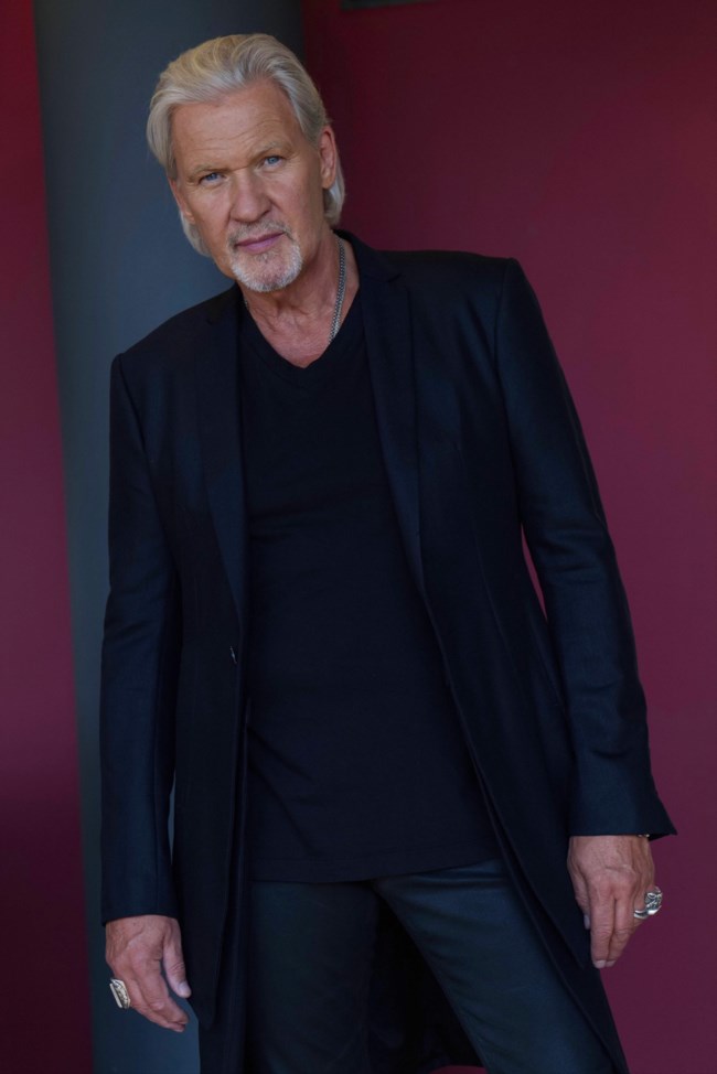 Johnny Logan: Ο θρύλος της Eurovision έρχεται στην Αθήνα