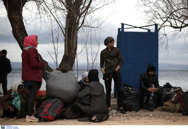 Μυτιλήνη: Νέα επεισόδια στο λιμάνι- Μετανάστες θέλουν να πάρουν το πλοίο για Πειραιά