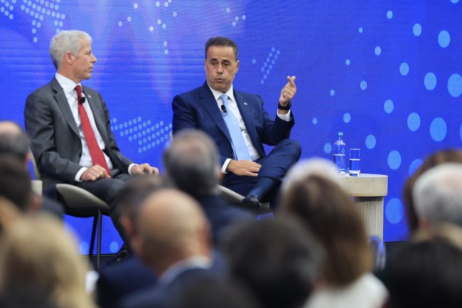 ΡΑΙΤ ΠΑΠΑΣΤΑΥΡΟΥ