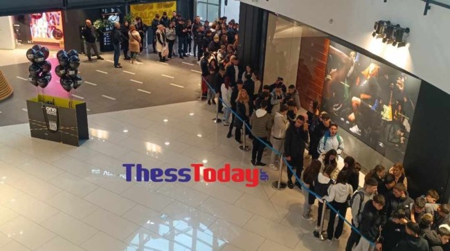 Θεσσαλονίκη: Ουρές δεκάδων μέτρων λόγω Black Friday - Έπιασαν σειρά πριν το άνοιγμα των καταστημάτων [εικόνες - βίντεο]