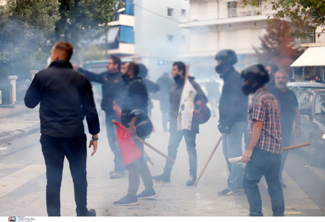 ΕΠΑΛ Σταυρούπολης: Νέα σοβαρά επεισόδια με χρυσαυγίτες - Πετροπόλεμος και χημικά πριν το αντιφασιστικό συλλαλητήριο [Βίντεο]