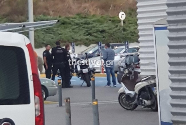 Συναγερμός στη Θεσσαλονίκη: Έπεσαν πυροβολισμοί έξω από σούπερ μάρκετ