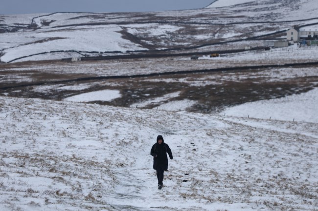 Καταιγίδα Γκορέτι: Χιλιάδες νοικοκυριά στο σκοτάδι, ακυρώσεις πτήσεων, προβλήματα στις μεταφορές στην Ευρώπη
