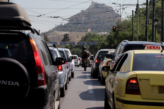 Εξοδος που θυμίζει... Πάσχα: Το νέο lockdown οδηγεί στους Αθηναίους σε χωριά και εξοχικά