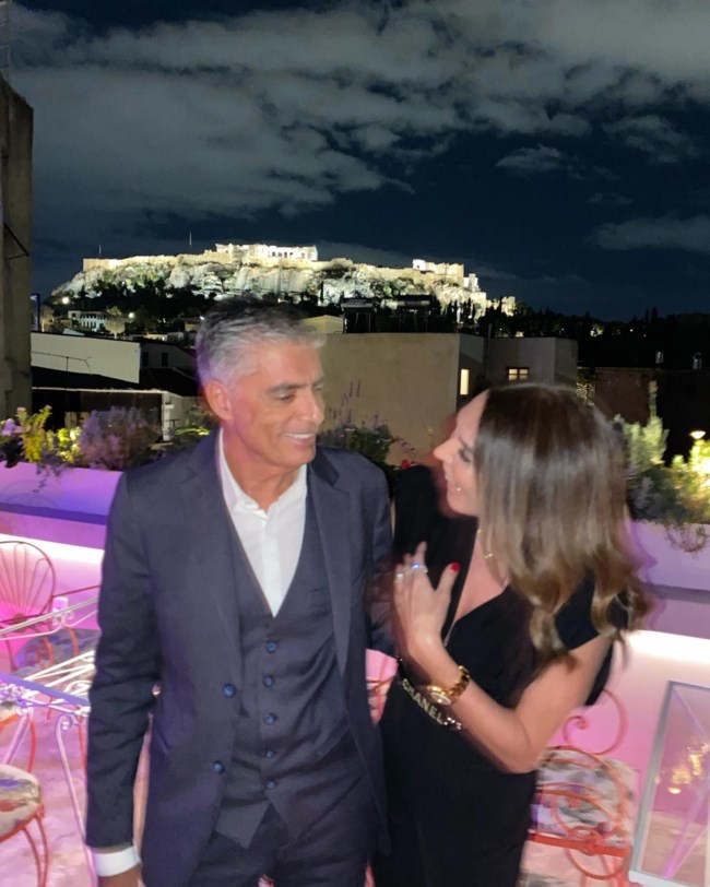 Στεφανίδου - Ευαγγελάτος: Έξοδος με θέα την Ακρόπολη - Η εμφάνιση της παρουσιάστριας με Chanel και Louboutin