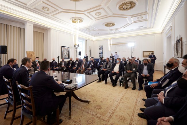 "Το κοινό των Ορεινών": Συνάντηση Μητσοτάκη με 33 Δημάρχους μικρών ορεινών Δήμων της χώρας [Εικόνες]