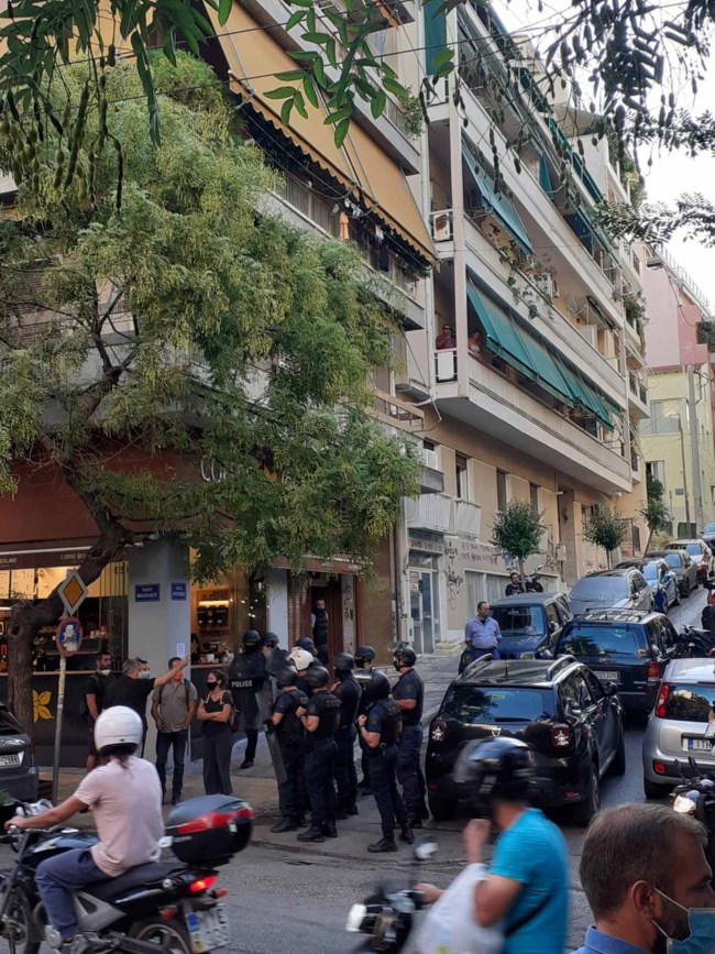 Νέα αστυνομική επιχείρηση: Εκκενώθηκε κατάληψη σε κτίριο στο Παγκράτι [εικόνες]