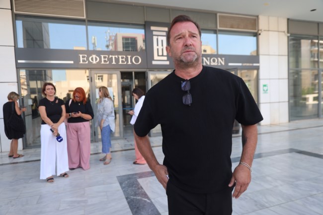 Τέμπη: Κατέθεσαν στην ανακρίτρια οι Νίκος και Δημήτρης Πλακιάς για τον Τριαντόπουλο - "Μπάζωσε τα παιδιά μας" [βίντεο]