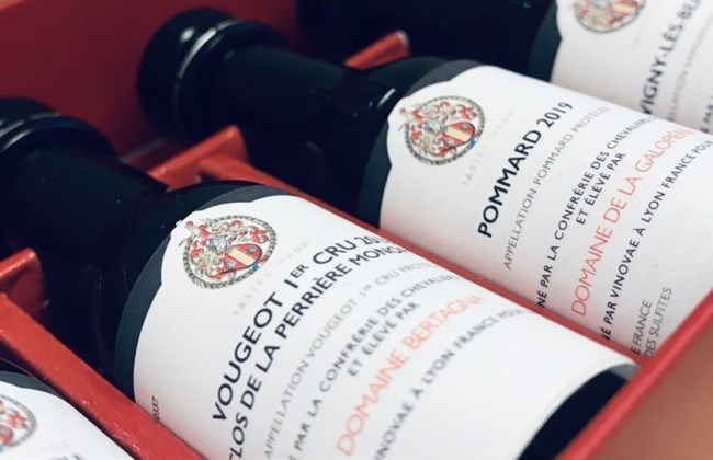 Εκλεκτά κρασιά, αυγά ποσέ και σουίτα: Το "βακχικό" συμπόσιο της προέδρου της Ευρωβουλής στη Βουργουνδία