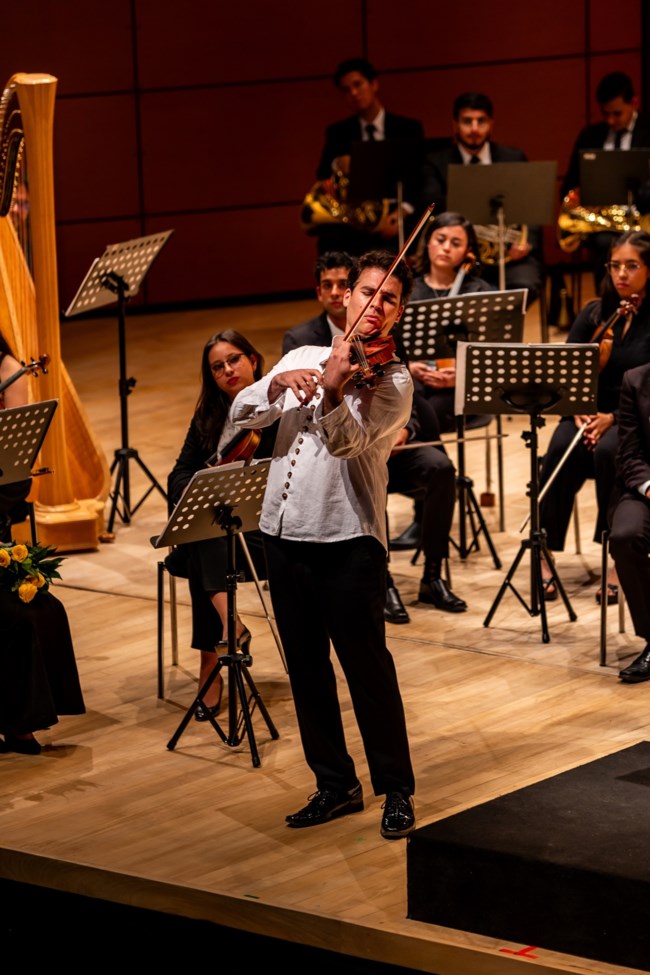 Μέγαρο Μουσικής: "Χρώματα της Ιβηρικής" - Η Κρατική Ορχήστρα Αθηνών συμπράττει με τον ανερχόμενο αστέρα της βιόλας Marc Sabbah