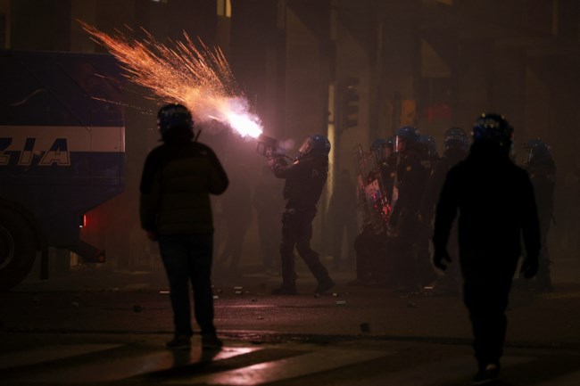 ΜΠΟΛΟΝΙΑ ΕΠΕΙΣΟΔΙΑ